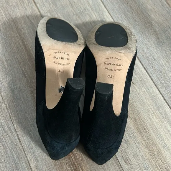 Anyi Lu Heart Black Sued Pumps Size 38.5 gently used handmade in Italy