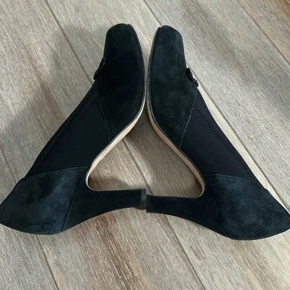 Anyi Lu Heart Black Sued Pumps Size 38.5 gently used handmade in Italy