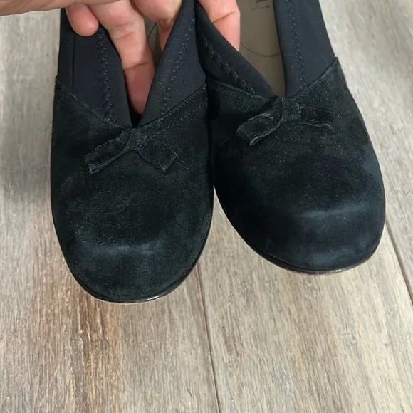 Anyi Lu Heart Black Sued Pumps Size 38.5 gently used handmade in Italy