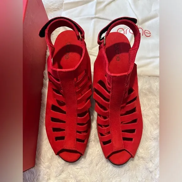 Arche Women’s Enexor Red Leather Sandals Size 6