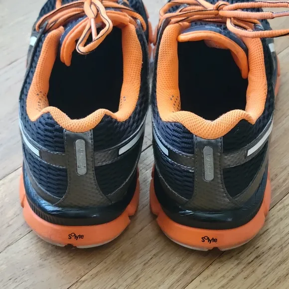 ASICS Sz 11 Mens Orange and Black Running Shoes