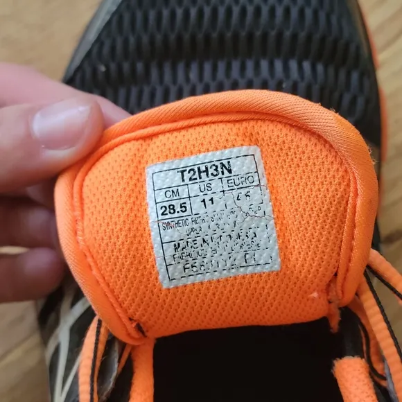 ASICS Sz 11 Mens Orange and Black Running Shoes