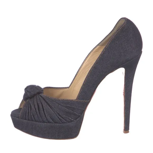 AUTHENTIC Christian Louboutin Denim Pumps. Size 40 1/2