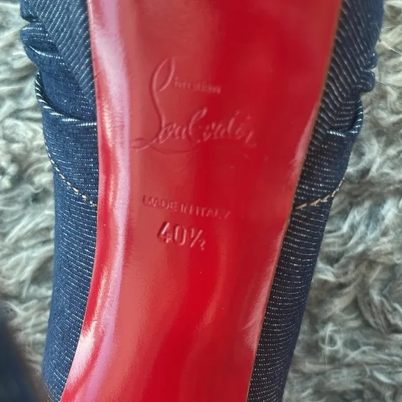 AUTHENTIC Christian Louboutin Denim Pumps. Size 40 1/2