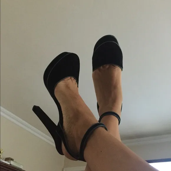 💯Authentic Gucci Pumps