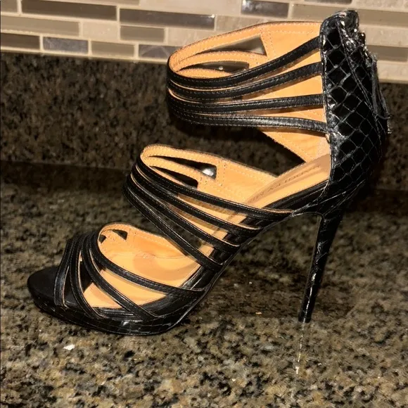 Badgley Mischka Black Strappy Women's Heels