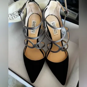 Badgley Mischka Black Suede Pumps