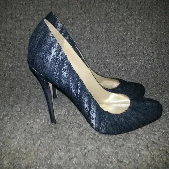 BADGLEY MISCHKA-BRYNN-Black Lace and Nude Pumps-Size 7.5M-Excellent