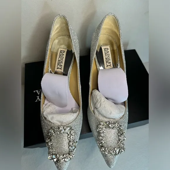 Badgley Mischka Collection Carrie Crystal Embellished Pump in Silver glitter