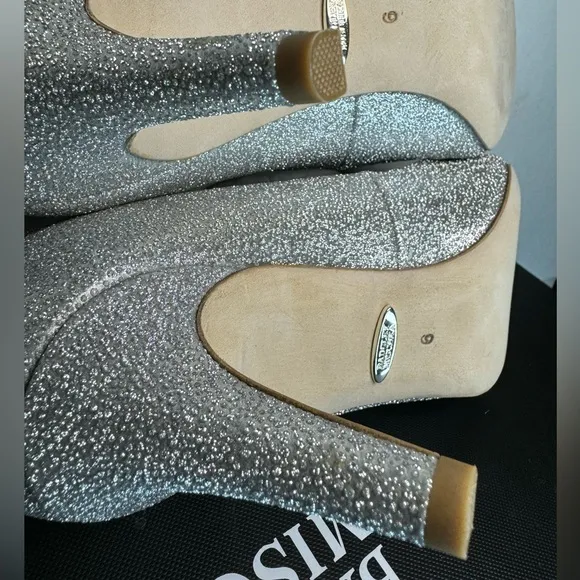 Badgley Mischka Collection Carrie Crystal Embellished Pump in Silver glitter