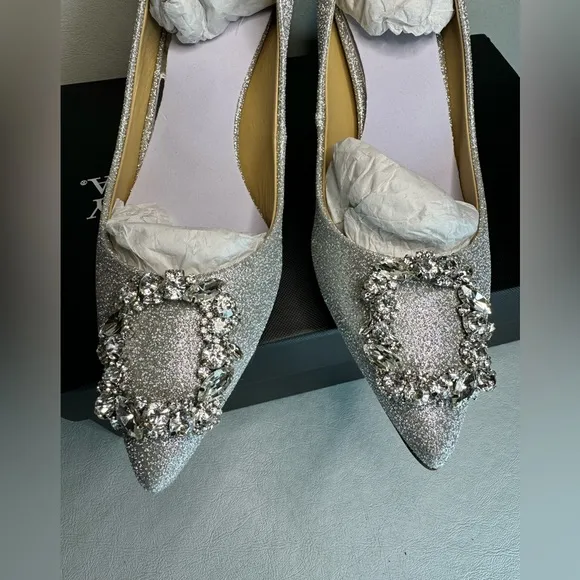 Badgley Mischka Collection Carrie Crystal Embellished Pump in Silver glitter
