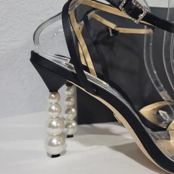 Badgley Mischka Ivette Pearl Stiletto Heel Sandals. SZ 9. NEW