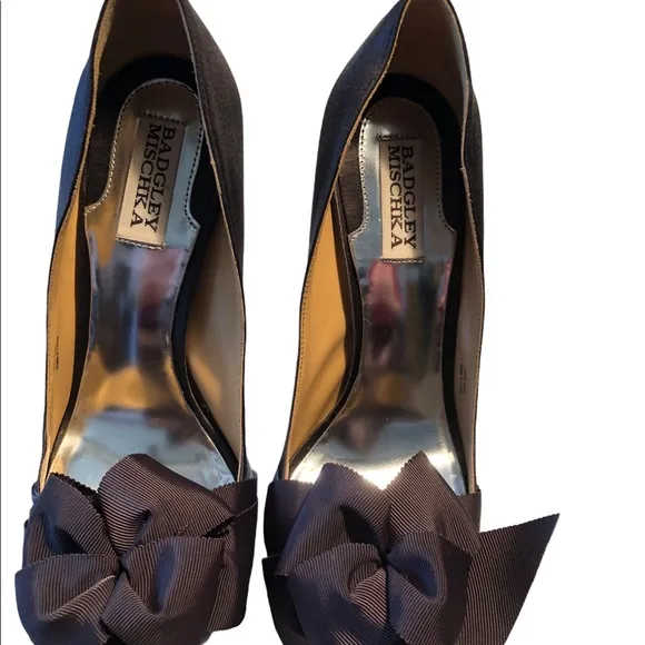 Badgley Mischka “Keeper” in Smoke Satin Sz 8.5