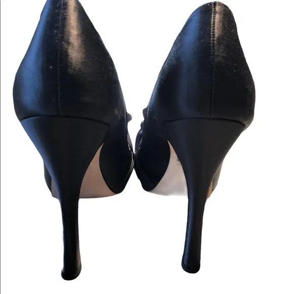 Badgley Mischka “Keeper” in Smoke Satin Sz 8.5