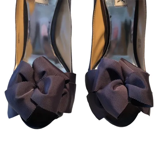 Badgley Mischka “Keeper” in Smoke Satin Sz 8.5