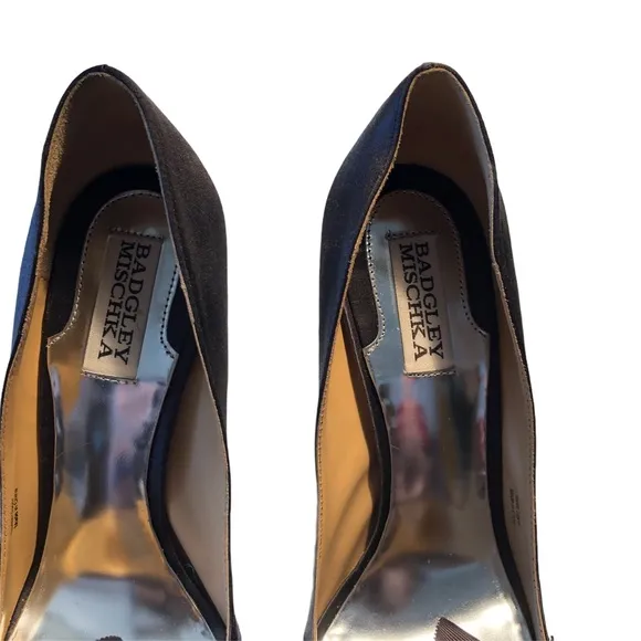 Badgley Mischka “Keeper” in Smoke Satin Sz 8.5