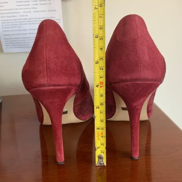 Badgley Mischka Suede Pumps‎ Pointed Toe Stiletto Heels Burgundy Size 10