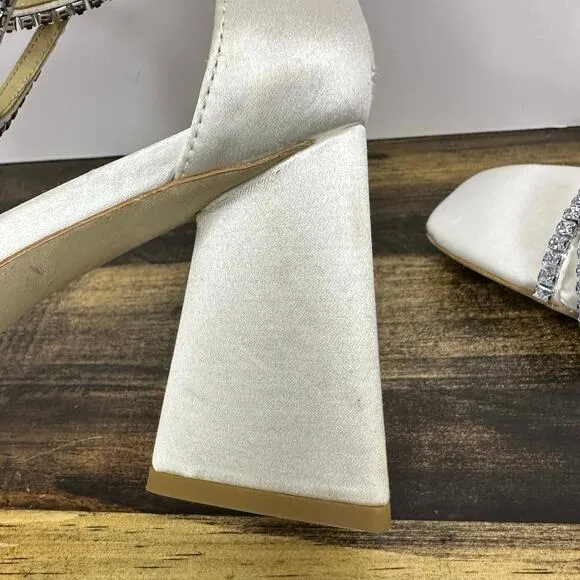 Badgley Mischka Women’s Lilllie Satin Rhinestone Heels Size 7.5 Elegant Shoes