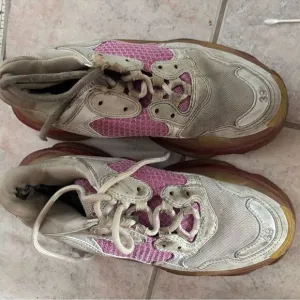 Balenciaga Triple S Trainers chunky sneakers White Pink shoes flats logo flats