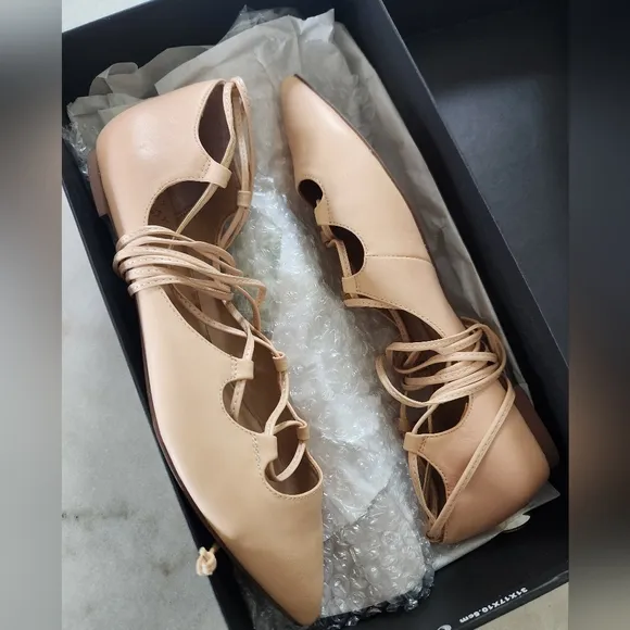 Banana Republic Allie Lace Up Flats 7.5 nude New in Box