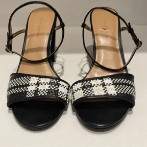 Banana republic, chunky heel ankle strap sandals s 8.5