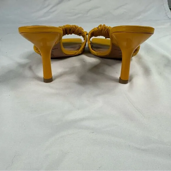 BCBGMaxAzria Yellow Gold Size 9.5 Dallas Scrunched Leather Sandals Slip On Retro