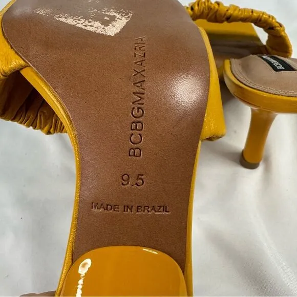 BCBGMaxAzria Yellow Gold Size 9.5 Dallas Scrunched Leather Sandals Slip On Retro