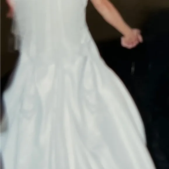 Beautiful Detailed Scoop Neck Short Sleeve Wedding Gown