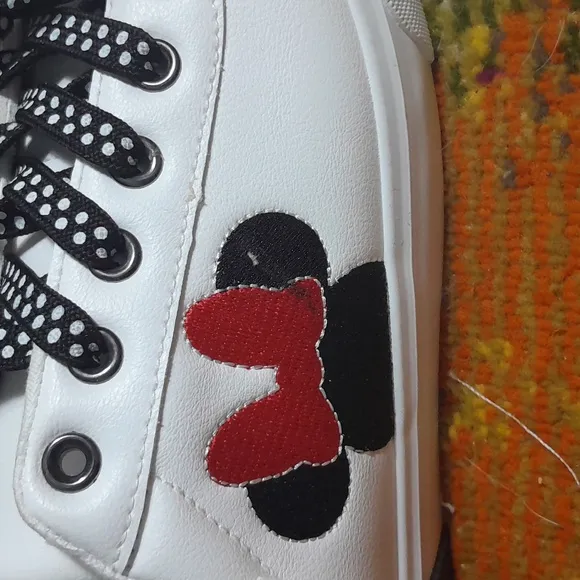 BEAUTIFUL MINNIE MOUSE GIRLS SHOES