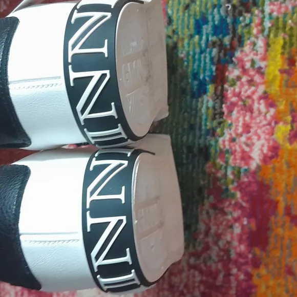 BEAUTIFUL MINNIE MOUSE GIRLS SHOES