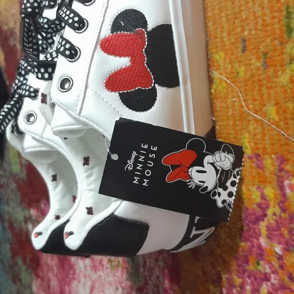 BEAUTIFUL MINNIE MOUSE GIRLS SHOES
