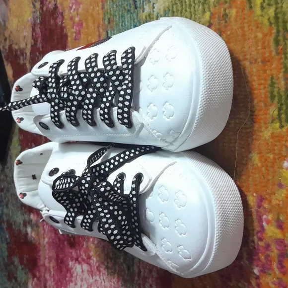 BEAUTIFUL MINNIE MOUSE GIRLS SHOES