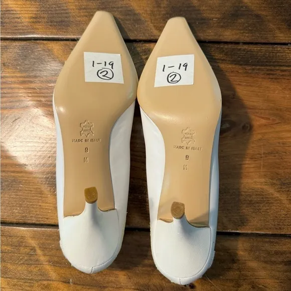 Beautiful Shannon Britt Embroidered 3” leather pumps. Vintage Made in Italy NWT