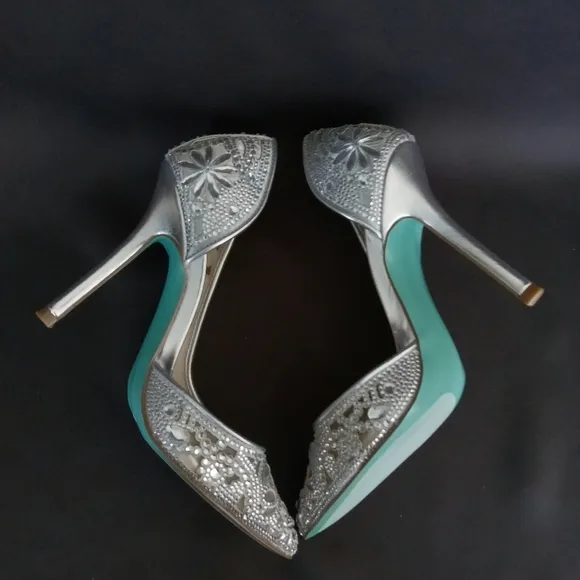 BETSEY JOHNSON Chic Silver Rhinestone Stiletto Heels Women's Size 5 NWB