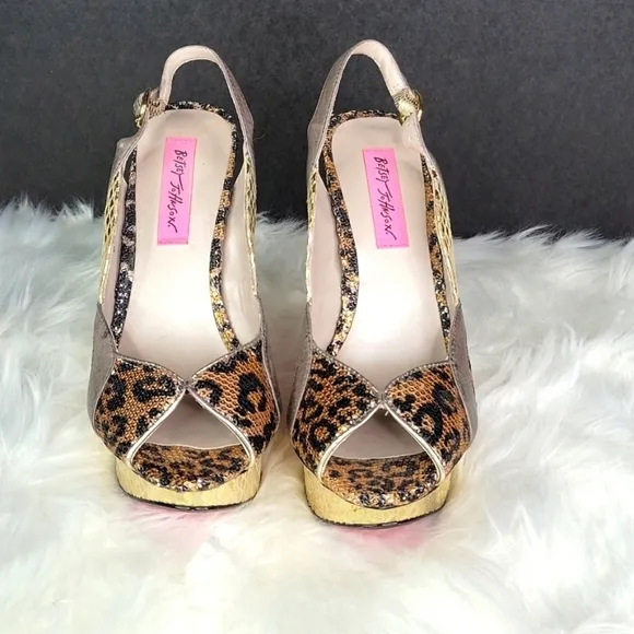 BETSEY JOHNSON Twanty Slingback Pumps Size 6.5