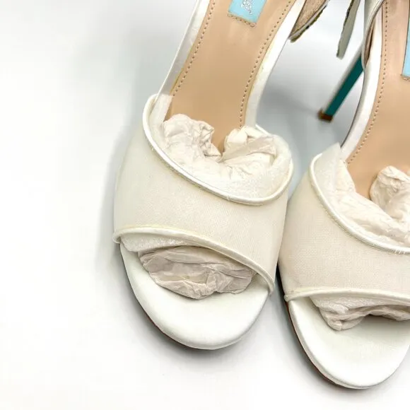 Betsey Johnson Womens Size 8 Blaze White Ivory Jeweled Bow Heels Pumps Shoes