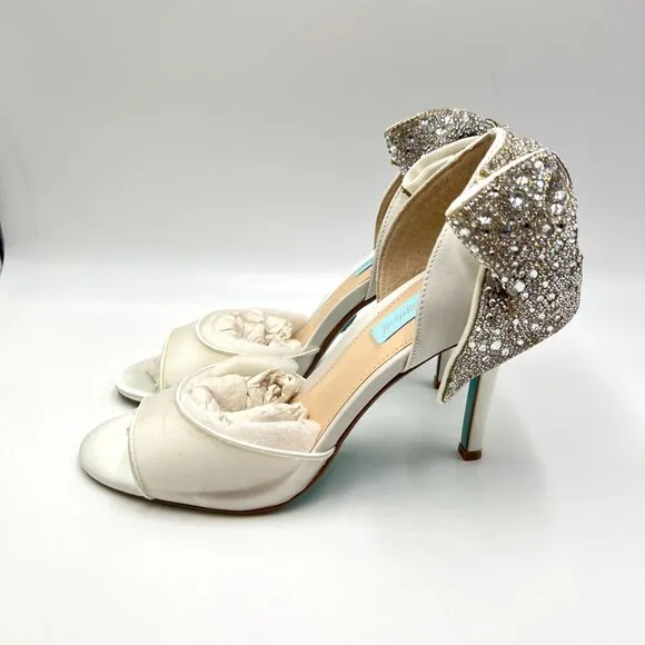 Betsey Johnson Womens Size 8 Blaze White Ivory Jeweled Bow Heels Pumps Shoes