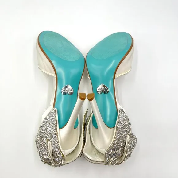Betsey Johnson Womens Size 8 Blaze White Ivory Jeweled Bow Heels Pumps Shoes