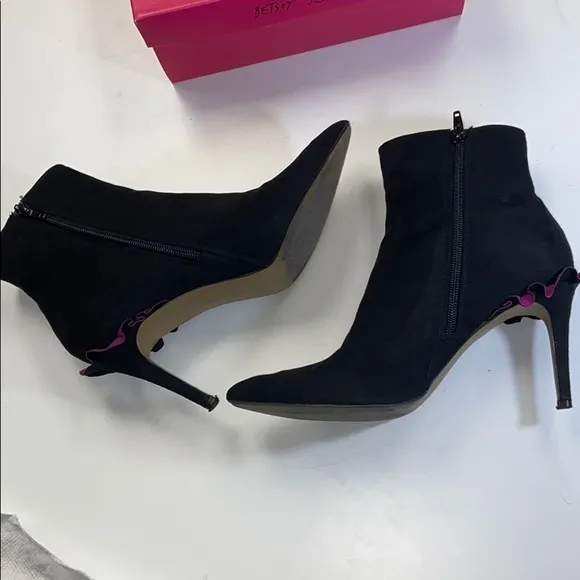 Betsey Johnson Women's Toma Ankle Boot