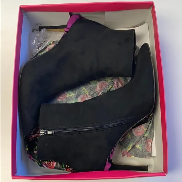 Betsey Johnson Women's Toma Ankle Boot