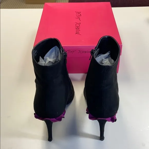 Betsey Johnson Women's Toma Ankle Boot