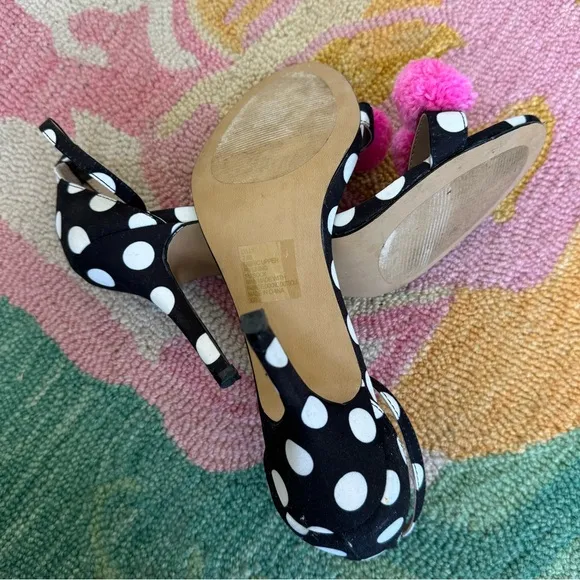 Betsy Johnson rare  Lylly Shoes Size 7.5Polka Dot with Pink Pom Poms4inch heel