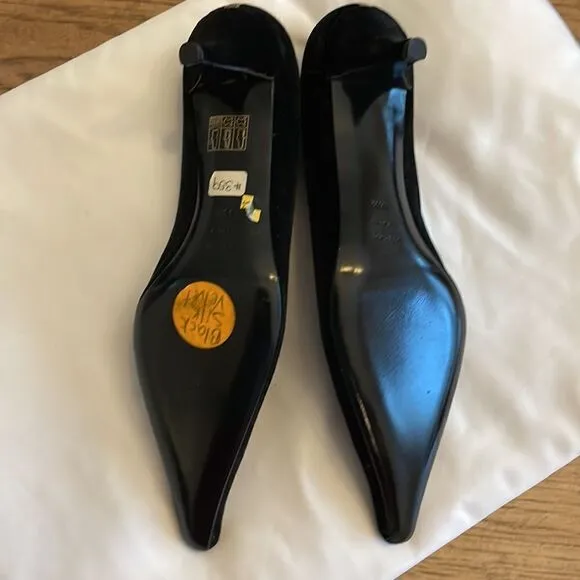 bettye muller velvet pointy toe low heeled pumps.  New without box