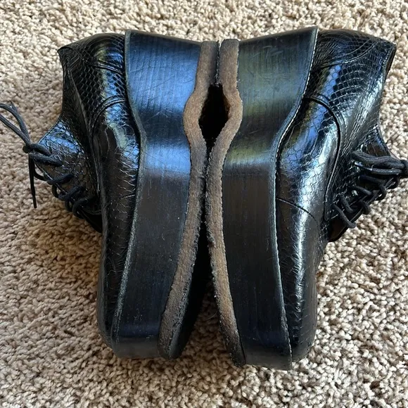 Black Crocodile Pattern Women's platform oxford Shoes