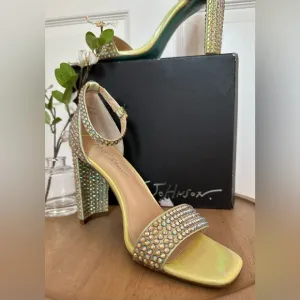 BLUE by BETSEY JOHNSON ~ Pastel green rhinestone block heel shoes size 9.5