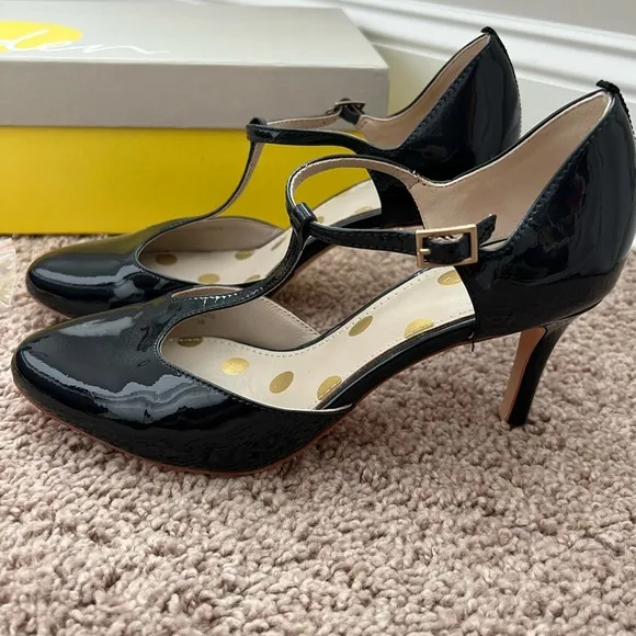 Boden, navy patent leather maryjane pumps