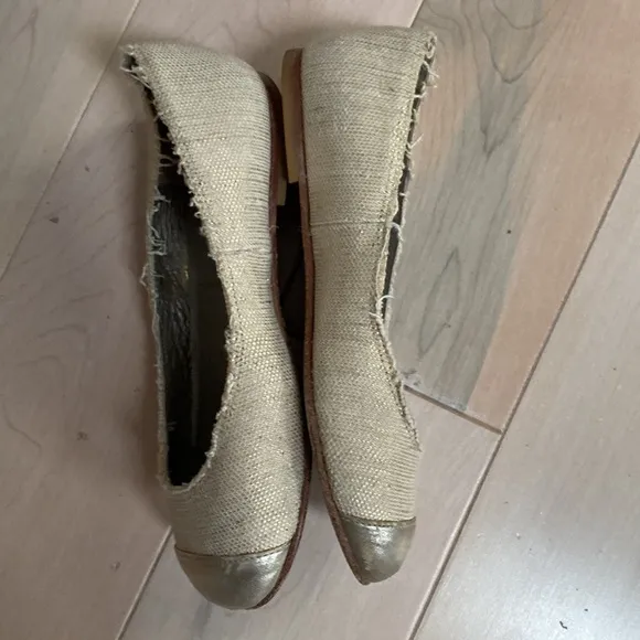 Bonpoint girls canvas gold leather toe lining raw trim flats shoes 31