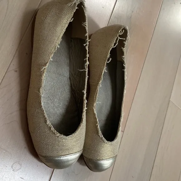 Bonpoint girls canvas gold leather toe lining raw trim flats shoes 31