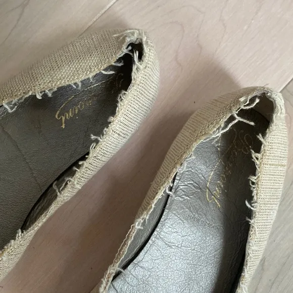 Bonpoint girls canvas gold leather toe lining raw trim flats shoes 31