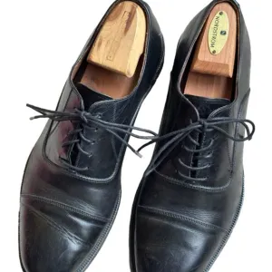 Bostonian black leather dress shoes size 8.5